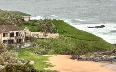 STIL SKEPPER, STERK STORMS EN ‘N STUKKENDE STRANDHUISIE